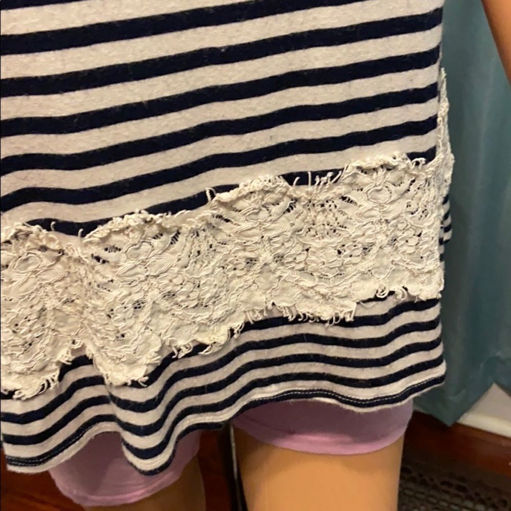 Xhilaration large tank top black & white with lace - Picture 2 of 5